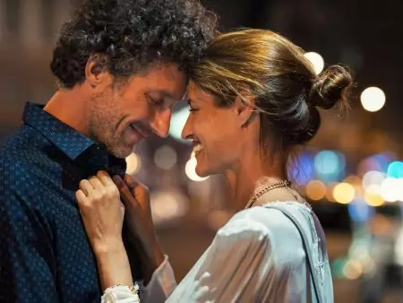 Nuit coquine : idées et conseils pour surprendre votre partenaire