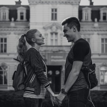 Rencontrer l&rsquo;amour à l&rsquo;université : entre opportunité et malentendu